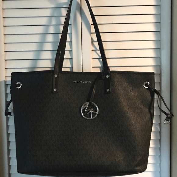 NWOT MK Jet Set Travel LG tote, black, 14x11x7